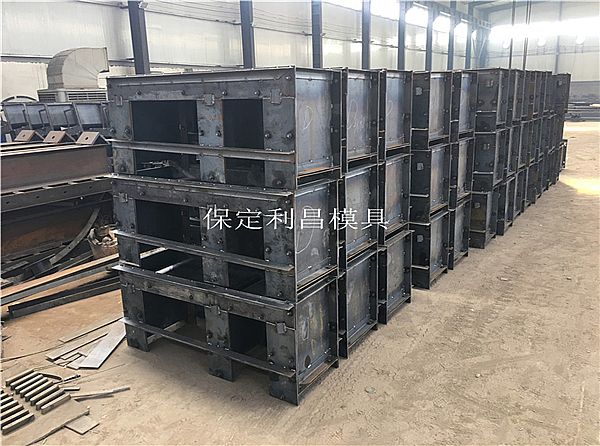 橋上電纜槽模具